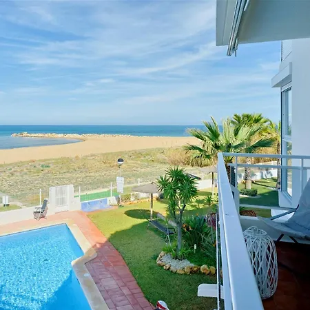Frente Al Mar A *